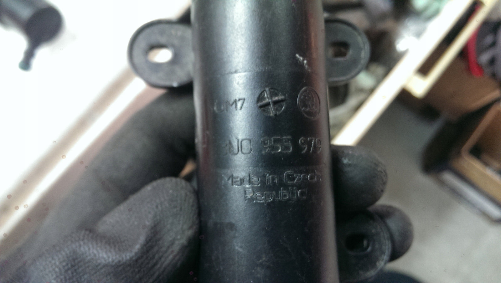 LE spryskiwacz reflektora SKODA SUPERB 2 3U0955979