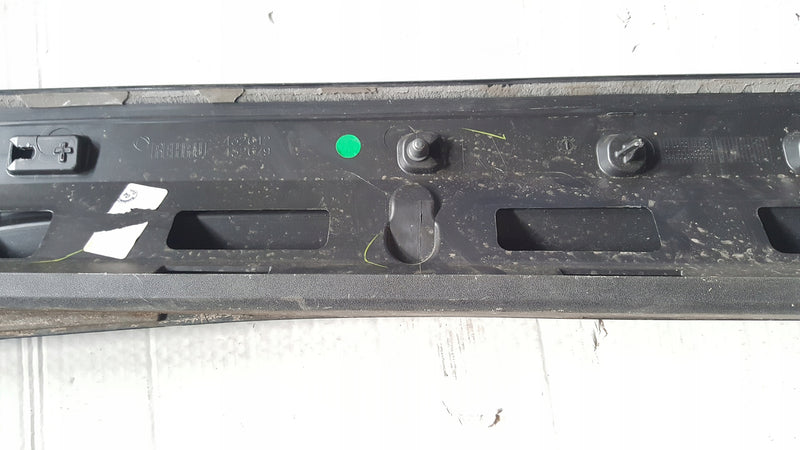 Listwa drzwi prawy przód AUDI Q3 II 83A853960A/B