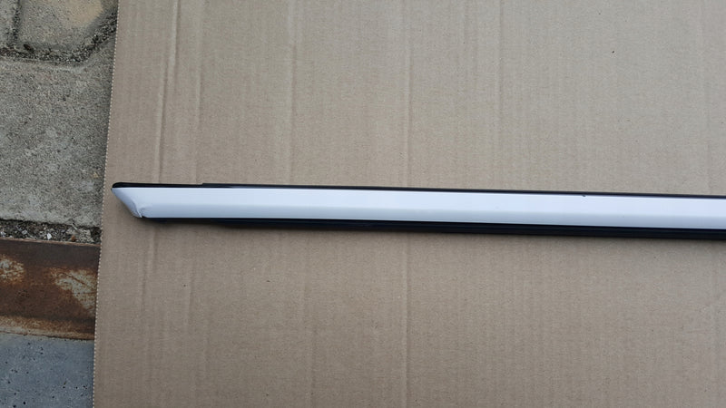 SEAT LEON IV 5FA LISTWA ZGARNIAJACA SZYBY PRAWY PRZÓD 5FA837476A