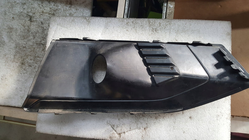 AUDI A4 B9 S-LINE KRATKA ATRAPA ZDERZAKA LEWA 8W0807681AJ