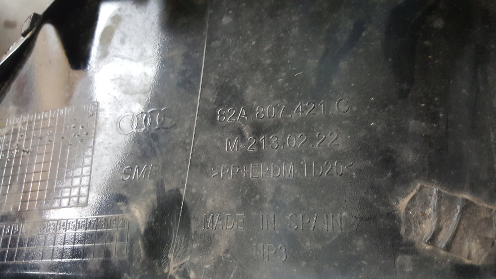 Dokładka spoiler zderzaka tył AUDI A1 82A807421C demontaż