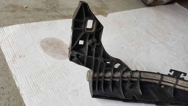 Wzmocnienie pasa przód MERCEDES W213 A2136201701