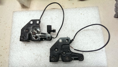 Zamek maski AUDI A6 C6 4F0823509A demontaż