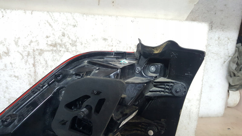 VW TIGUAN II LIFT LAMPA PRAWA TYŁ IQ LIGHT 5NA945208 J ORYGINAŁ