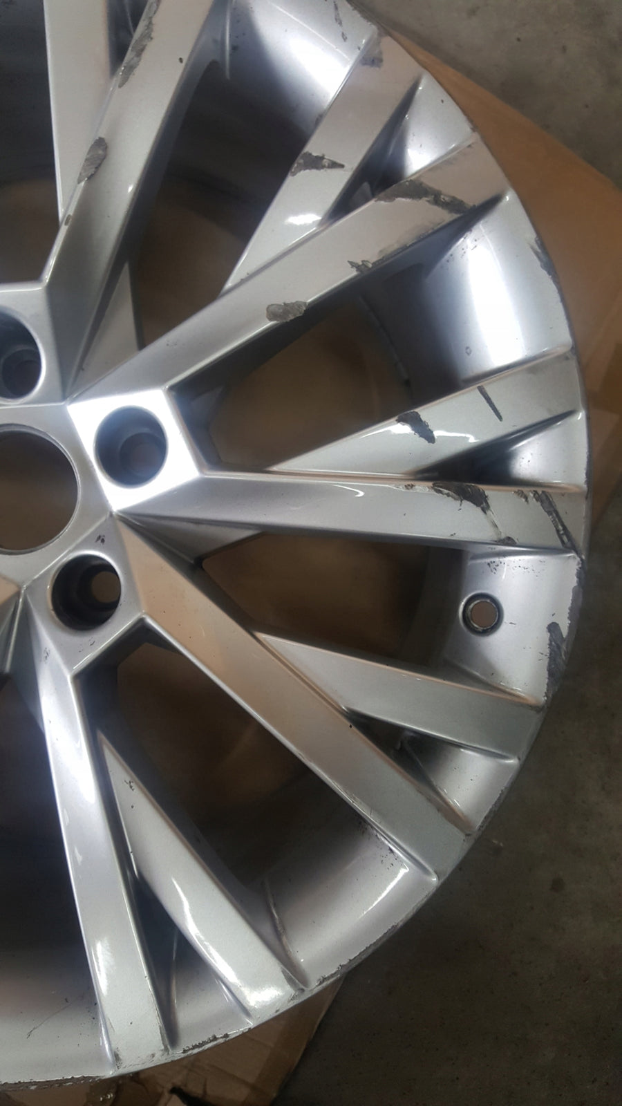 SKODA SUPERB III 8x18 ET44 5x112 3V0601025AN 3V0601025CD