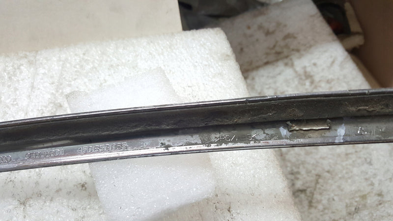 AUDI A6 C6 LIFT 08- OZDOBNA LISTWA CHROM ZDERZAKA PRZÓD LEWA 4F0853065