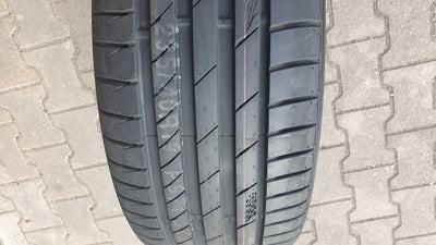 1 NOWA opona 235/40ZR19 96Y Kumho ECSTa PS71 2021r