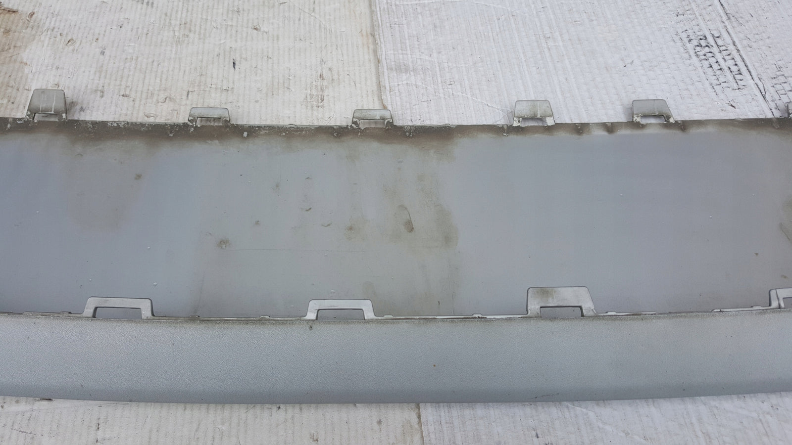 Dokładka spoiler zderzaka przedniego AUDI Q4 e-tron 89A807733 demontaż