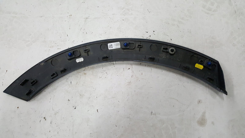 Listwa błotnika lewy tył AUDI E-TRON 4KE853817A