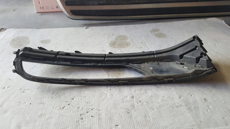 Kratka zderzaka prawy przód VW PASSAT B7 3AA853666A