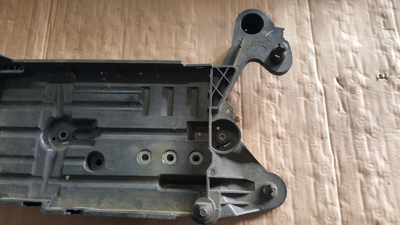 Podstawa akumulatora Volkswagen OE 5Q0915331K