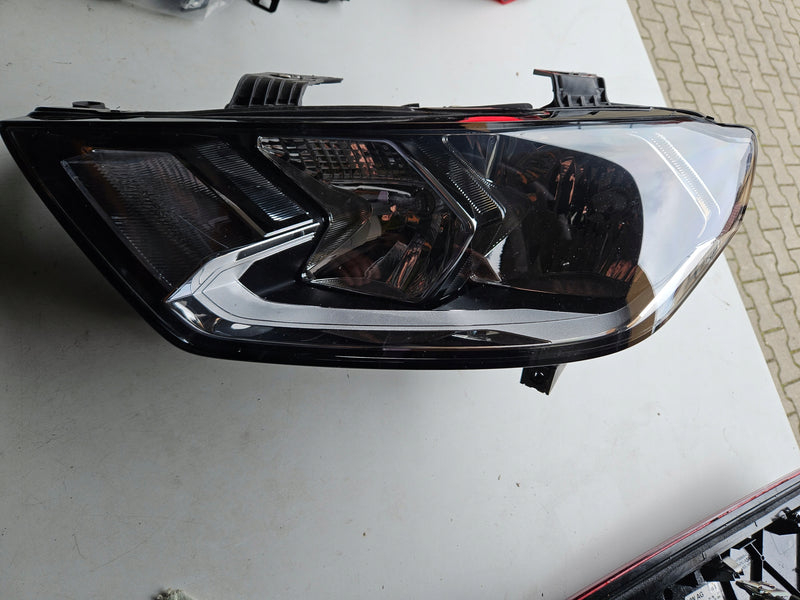 Le reflektor AUDI A1 82A941003 IDEAŁ 2019r