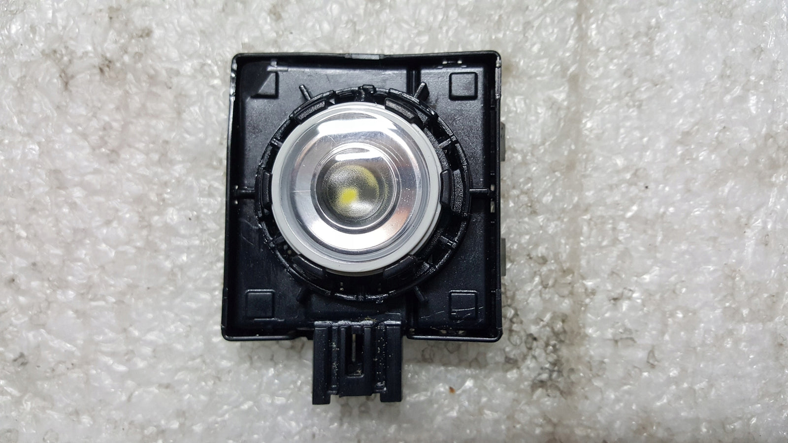 Lampka kabiny Led AUDI Q5 RS6 80A947292B demontaż