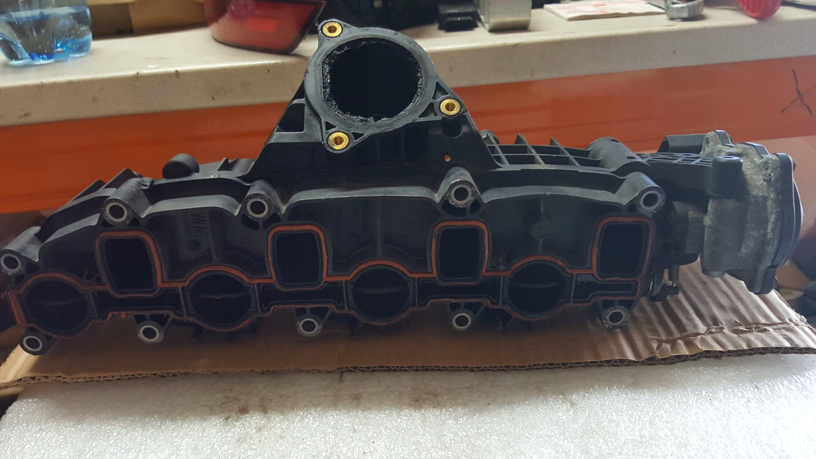 Kolektor ssący VW AUDI SEAT SKODA 2.0 TDI 03L129711AG 03L129086 V 120