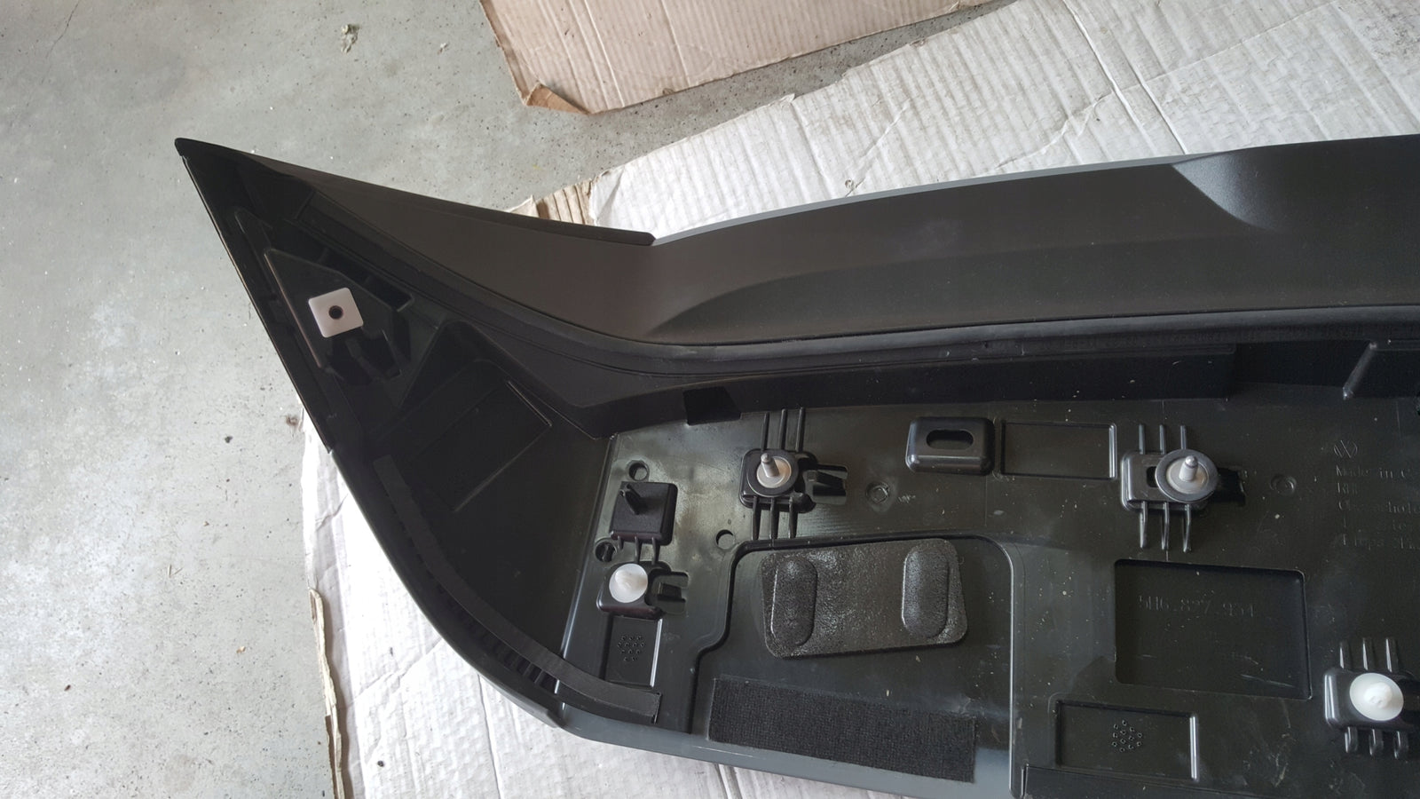 Spoiler lotka klapy tył VW GOLF VIII 5H6827934 demontaż