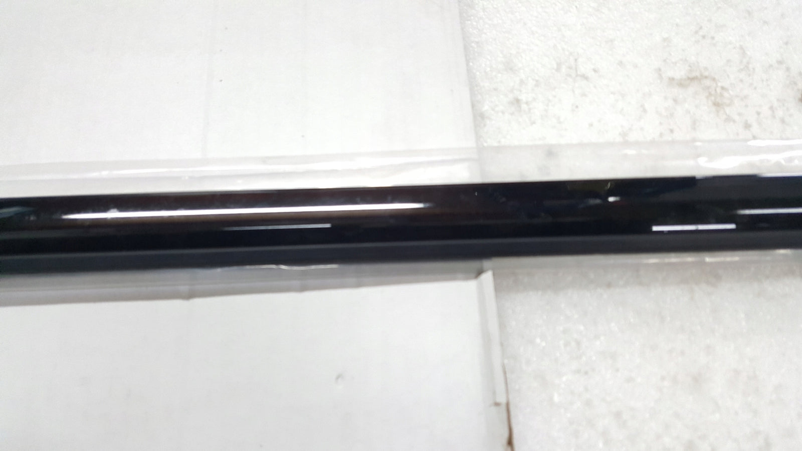 Listwa zgarniająca prawy przód AUDI A4 (B9) RS4 8W0853284D demontaż