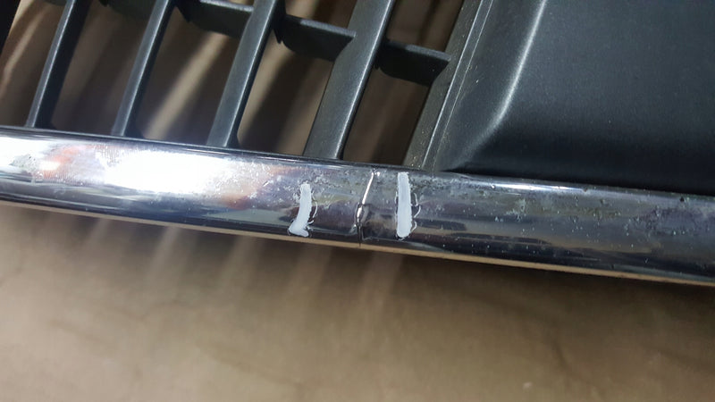 AUDI A6 C6 S-LINE 4F0853651S ATRAPA GRILL KRATKA ZNACZEK