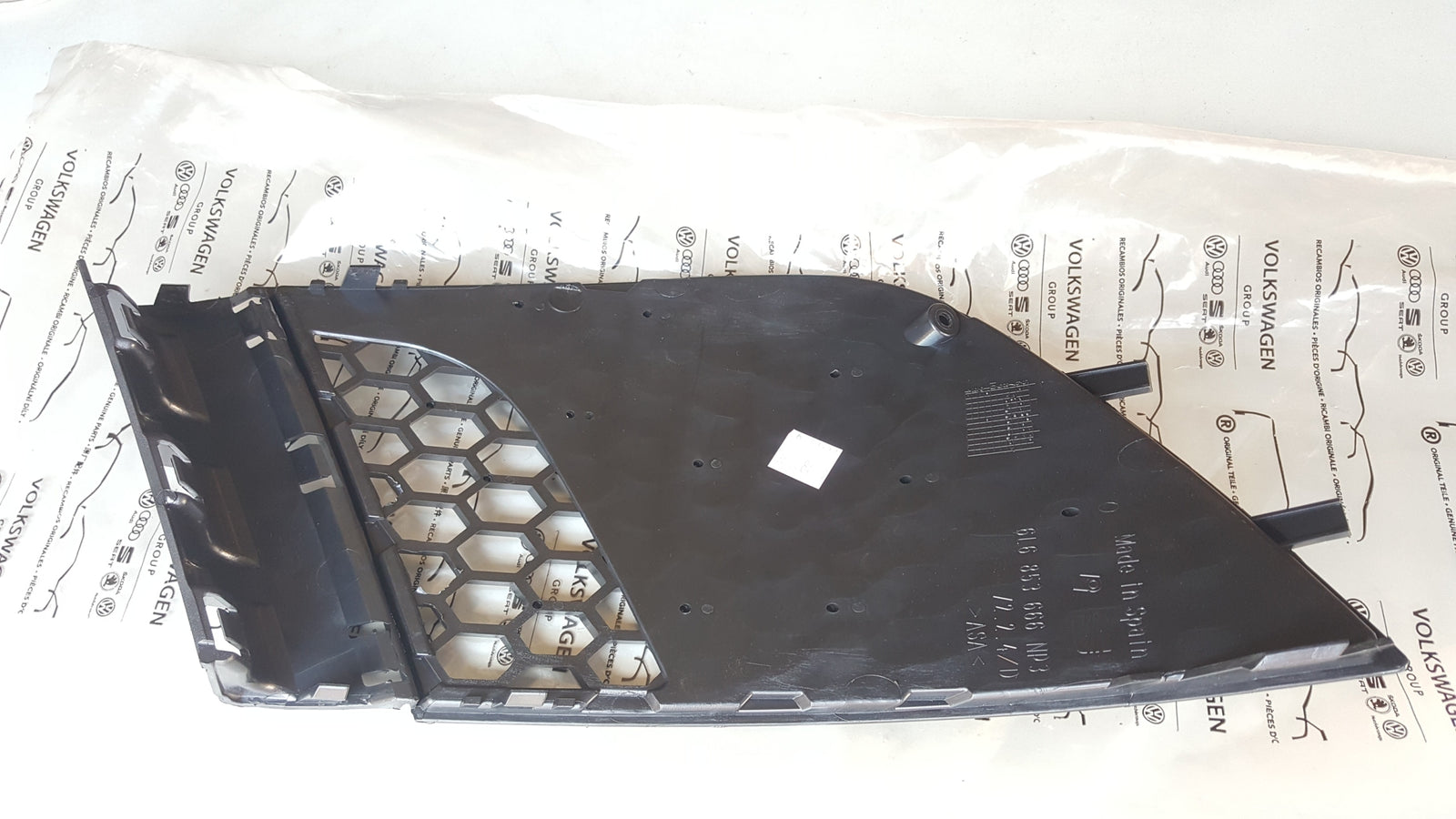 Kratka zderzaka prawy przód SEAT IBIZA 6L6853666