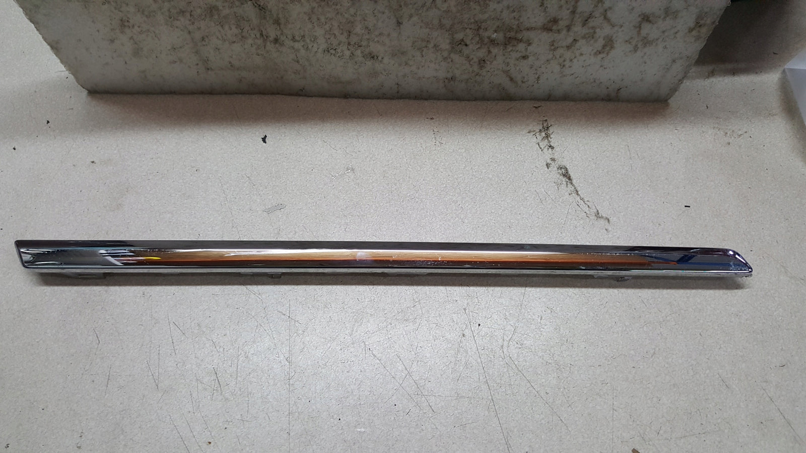 VW PASSAT B6 3C9 CHROM LISTWA ZDERZAKA LEWA TYŁ 3C9807459A ORYGINAŁ