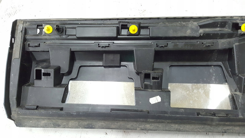 Listwa drzwi prawy tył AUDI E-TRON 4KE853970