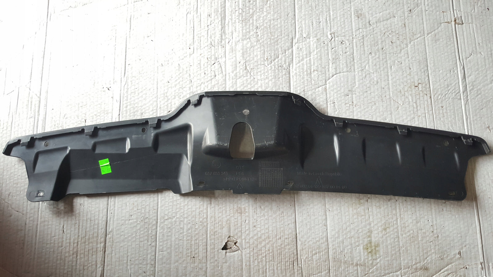 Osłona nakładka pasa przedniego SKODA SCALA 657853343 demontaż