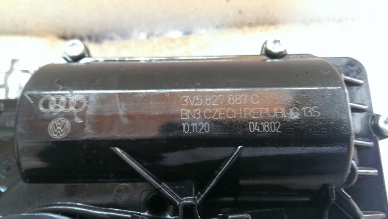 Dociąg klapy AUDI A3 RS6 RS7 SEAT LEON 3V5827887C