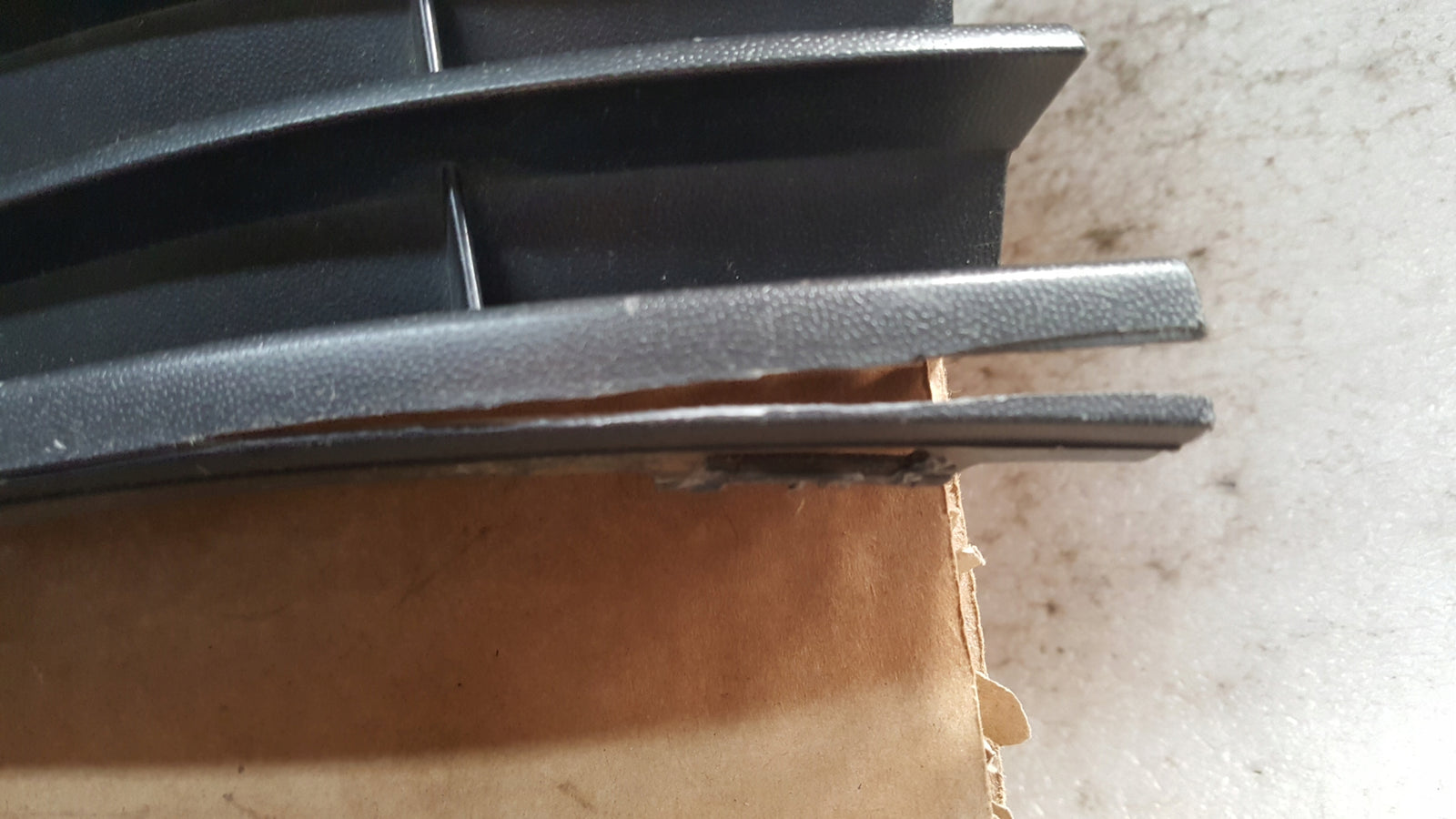 KRATKA ZDERZAKA PRAWY PRZÓD VW POLO 6C0853666A