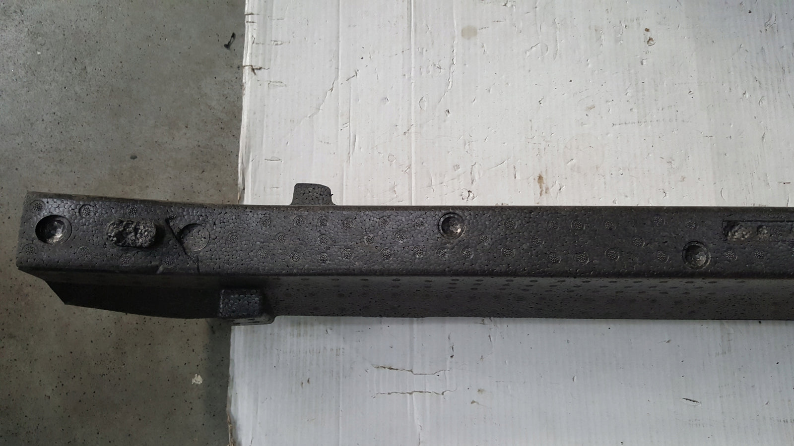 Absorber zderzaka przedniego VW GOLF VII 5G0807248G demontaż