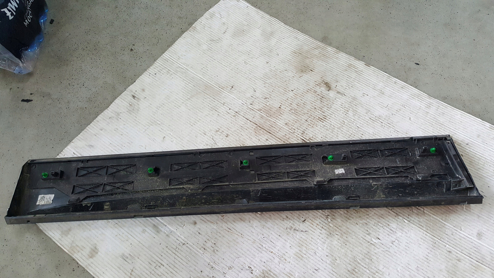 Listwa drzwi prawy przód SEAT ATECA 575854940G