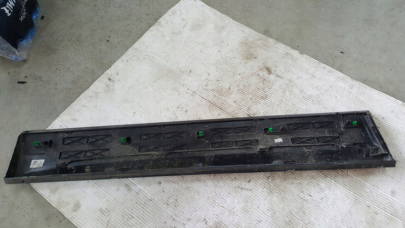 Listwa drzwi prawy przód SEAT ATECA 575854940G