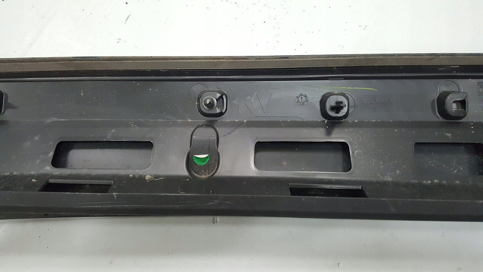 Listwa drzwi prawy przód AUDI Q3 II 83A853960A/B