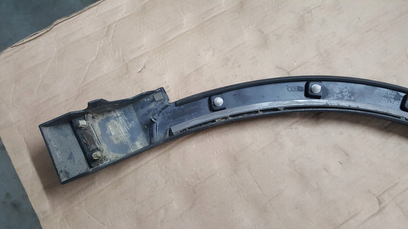 Listwa przednia lewa AUDI Q3 I 8U0 przód lewy 8U0853717