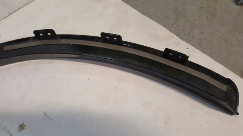Listwa błotnika lewy przód AUDI Q3 8U0853717A demontaż