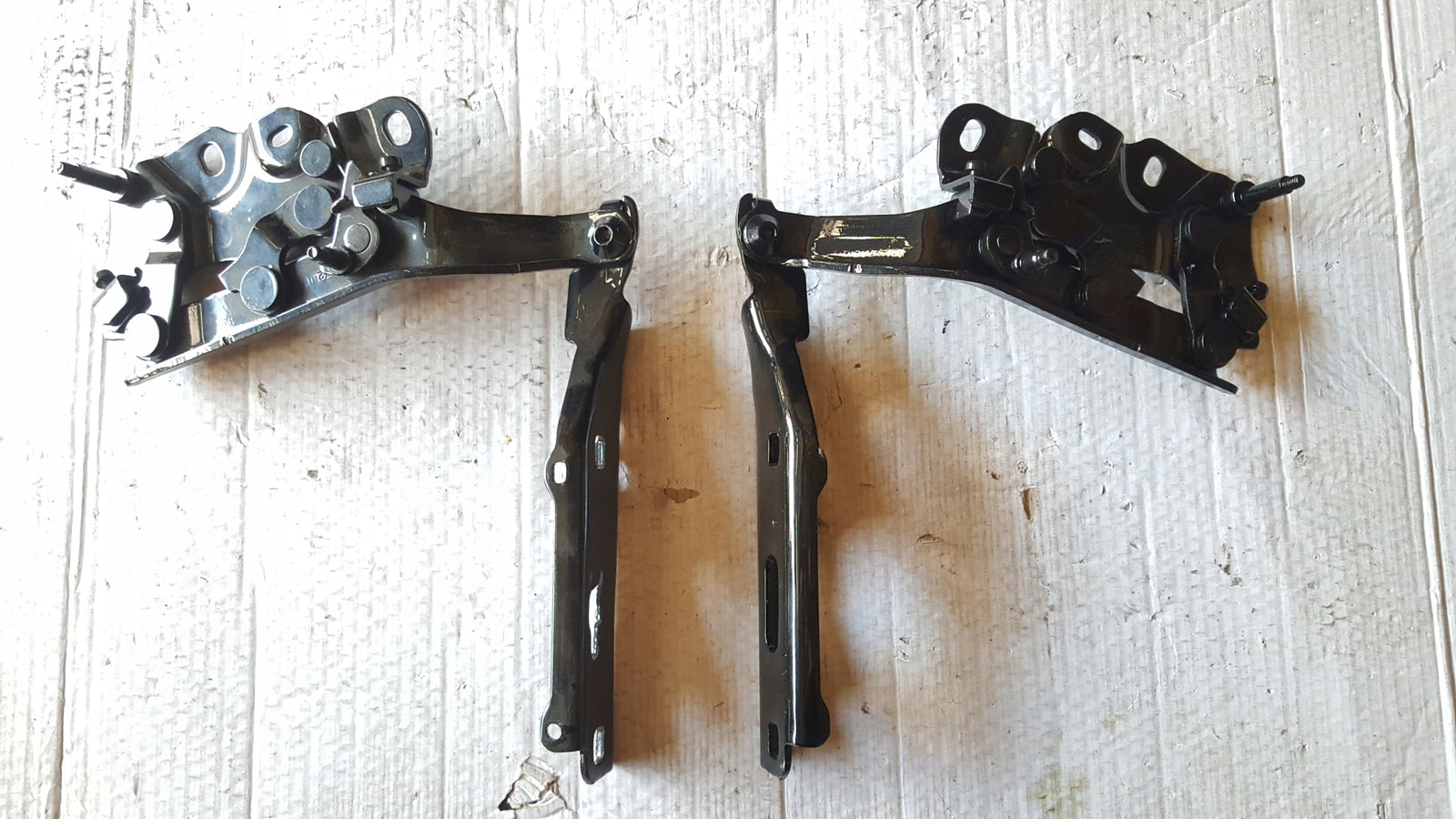 NOWE ORYGINALNE zawiasy maski L+P strona AUDI A3 RS3 8V0823301F 8V0823302F