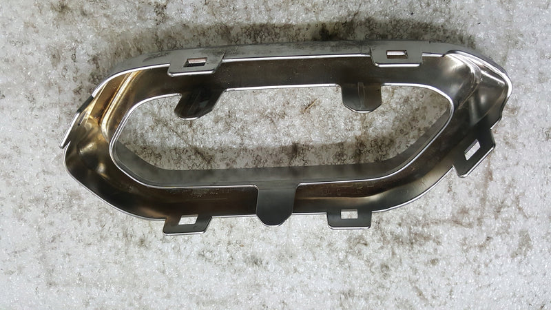 Seat Arona 2022 osłona wydechu nakładka zderzaka chrom prawa 6F9807834C