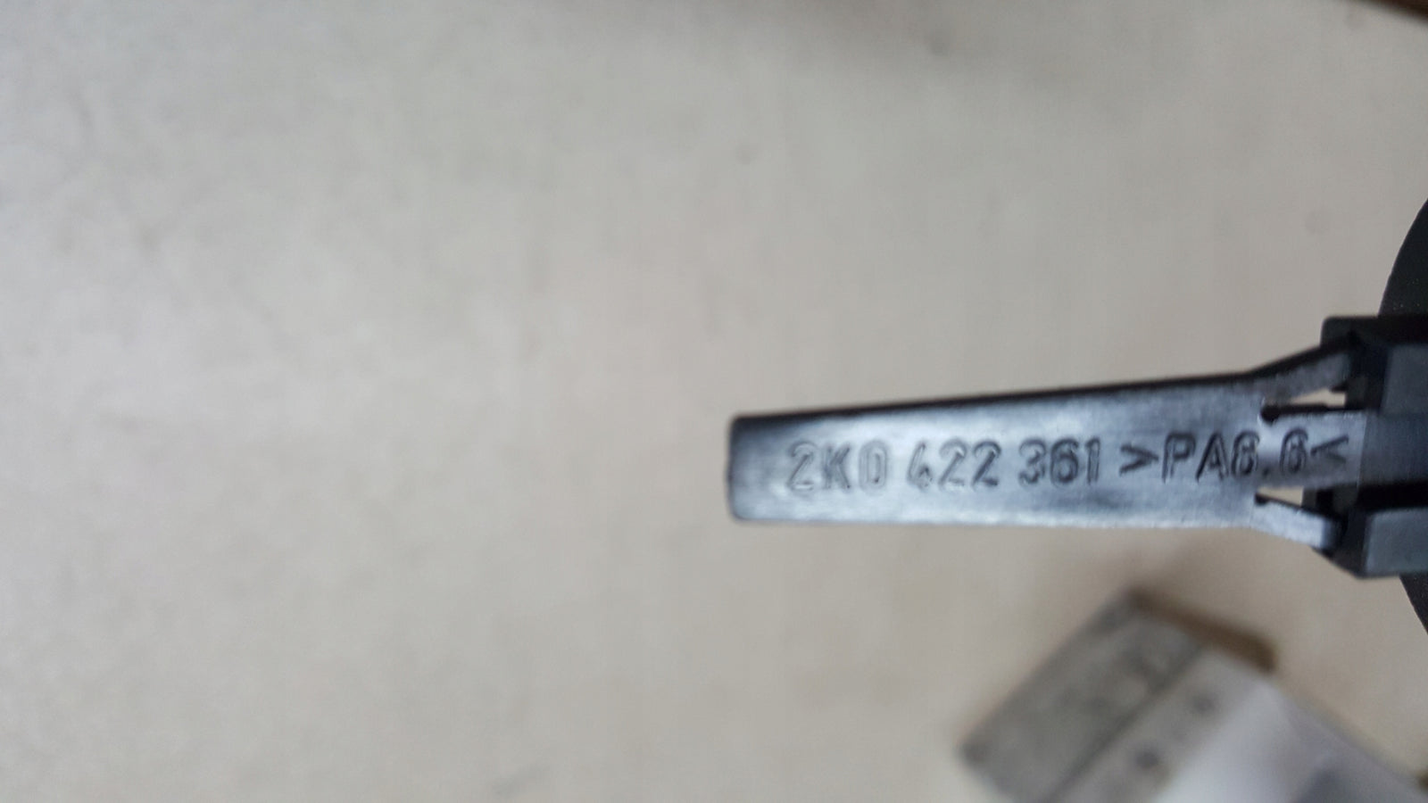 2K0422361 korek zbiornika układu wspomagania