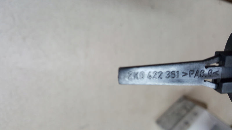 2K0422361 korek zbiornika układu wspomagania