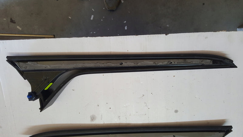 Listwy klapy bagażnika AUDI A6 (C8) 4K9854871 4K9854872 demontaż