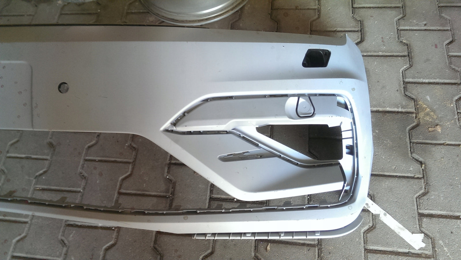 NOWY zderzak przód VW TOURAN R-LINE 5TA807221M-T