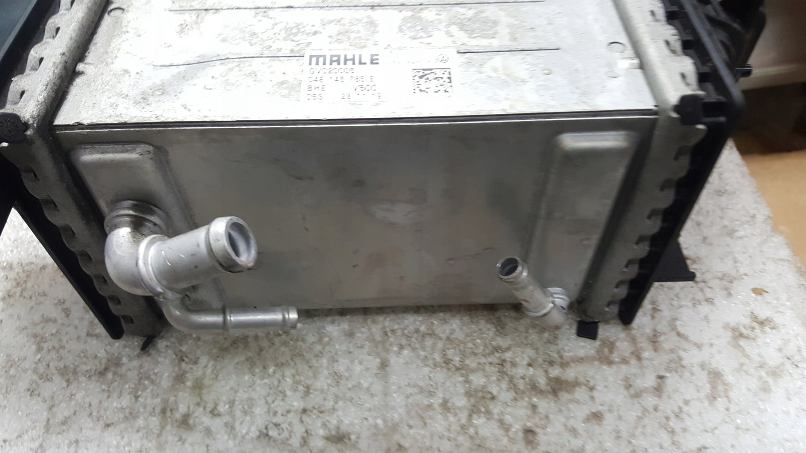 AUDI VW SEAT SKODA CHLODNICA INTERCOOLER WODNY 04E145785E