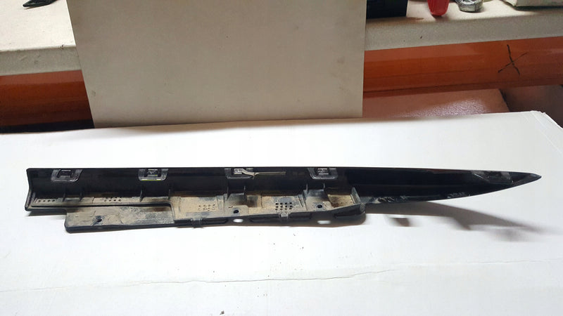 Listwy zderzaka tylnego VW GOLF VIII R-LINE kombi 5H9854521A 5H9854522A