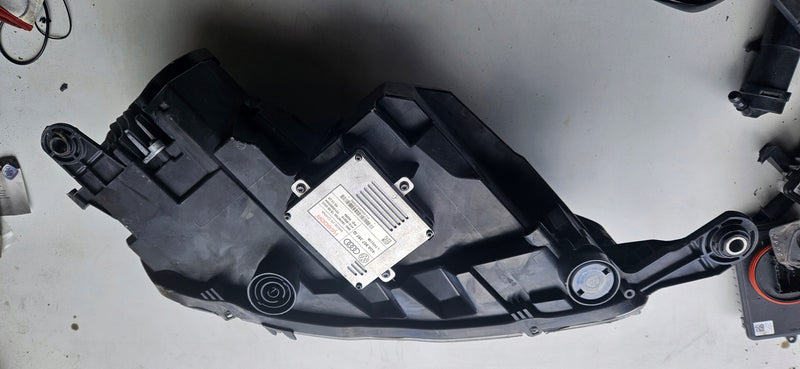 5JB941015 LE xenon LED Skoda Rapid lift 2023r puszka