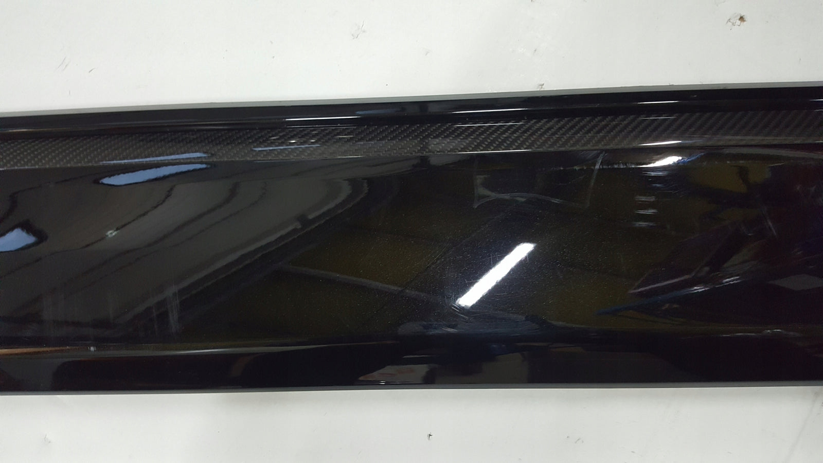 Listwa drzwi LE przód AUDI Q8 4M8853959B demontaż