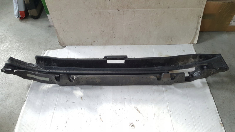 Absorber zderzaka tylnego AUDI Q3 83A807695 demontaż