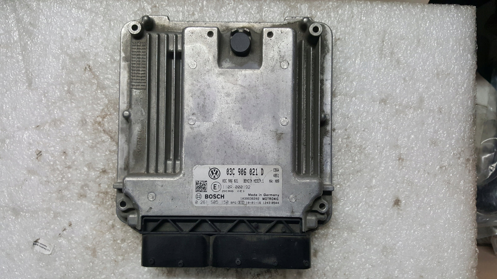 Komputer sterownik silnika VW TOURAN 1.4 TSI 03C906021D demontaż
