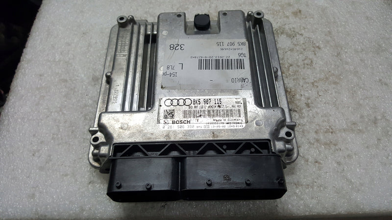 Komputer sterownik silnika (2.0 benzyna) AUDI A4 (B8) A5 8K5907115 demontaż
