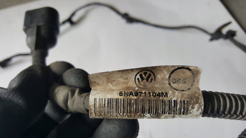 Instalacja czujników PDC zderzaka tylnego VW TIGUAN 5NA971104M demontaż