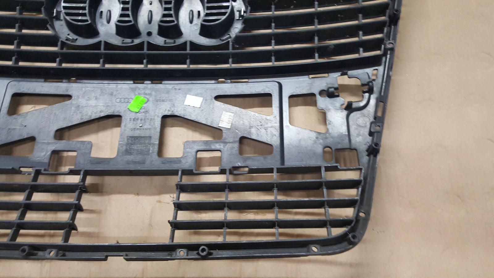 GRILL ATRAPA AUDI A6 C6 4F0853651