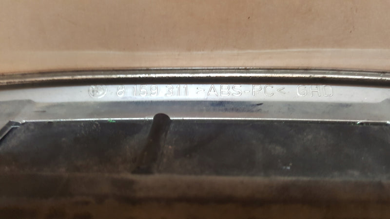 BMW E39 NERKA GRILL ATRAPA LEWA 8159311