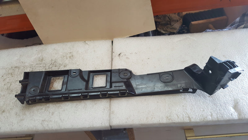 Ślizg zderzaka lewy tył VW CADDY 2K7807393D demontaż